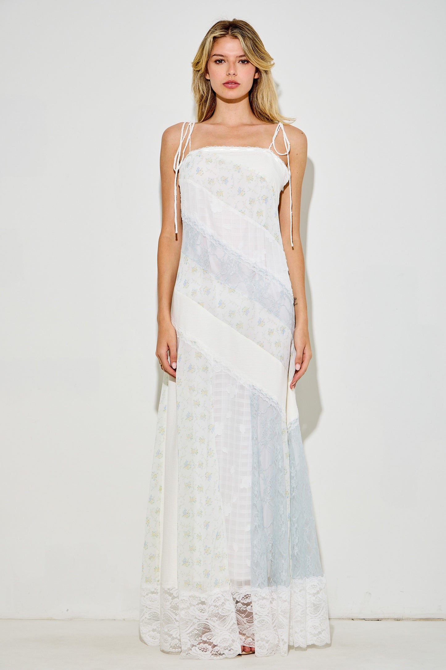 Wonderland Patterned Maxi Dress